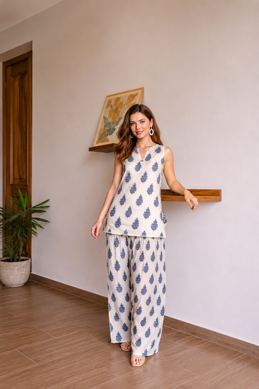 Neel Aangan Farshi Set (2-Piece)