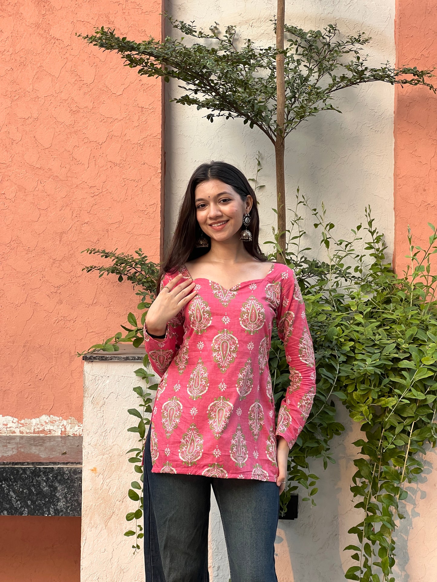 Rosé Long Sleeve Backless Kurti 🌸