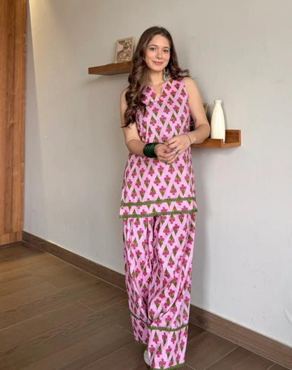 Gulabi Tulip Farshi Set (2-Piece)