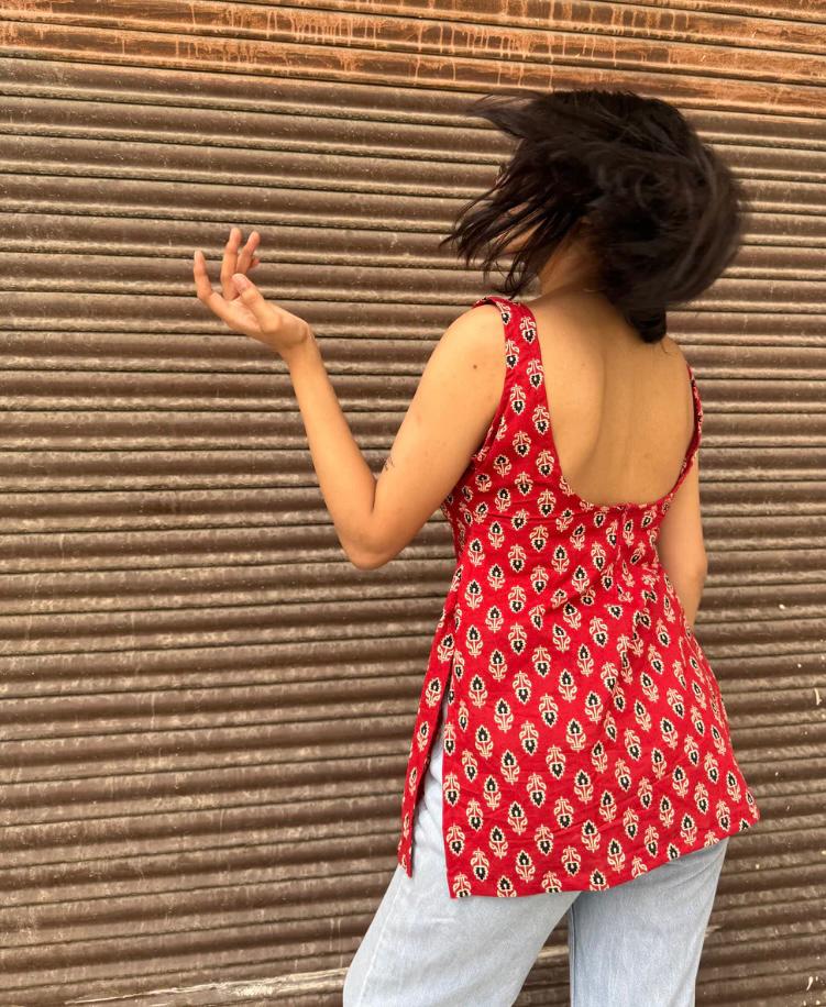 Red Sleeveless Deep Backless Kurti