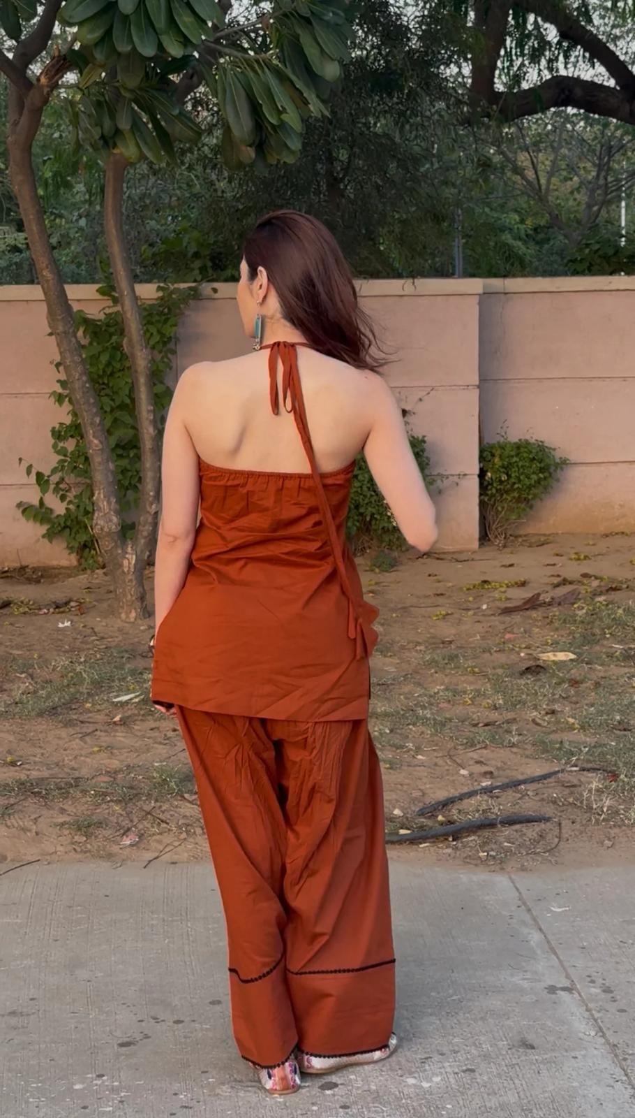 Terracotta Kaajal Halter Farshi Set (2-Piece)