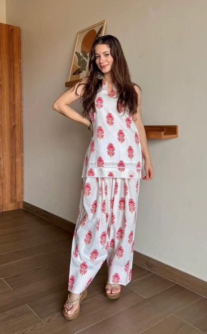 Gulabi Gul Farshi Set (2-Piece)